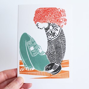 carte d'anniversaire | carte de voeux | de chat | Carte linogravure | Linogravure | cheveux roux | carte livre de lecture | Carte pour amoureux des livres | d'art | j'adore les chats
