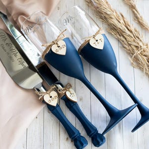 Rustic Wedding Champagne Flutes & Cake Server Set: Personalized Toasting Glasses