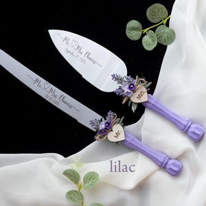 Lavender Wedding Toasting Flutes: Personalized Champagne Glasses 画像 7