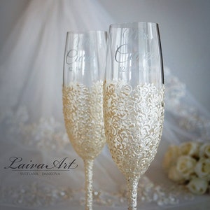 Personalized Wedding Glasses Toasting Flutes Toasting flutes gold Glasses Bride and Groom Champagne Glasses Toasting flutes White image 5