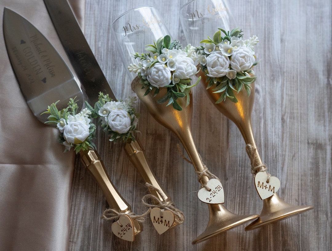 Wedding Champagne Glasses Set Wedding Flutes Bride and Groom Flutes