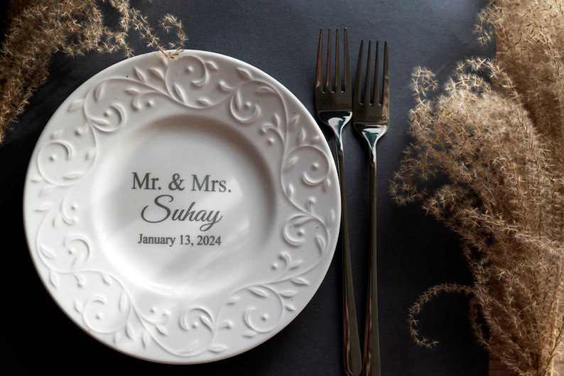 Personalized Cake Plate and Forks Set Dessert Fork Set Wedding Cake Plates and Forks Mr and Mrs Forks Engraved Plate Forks