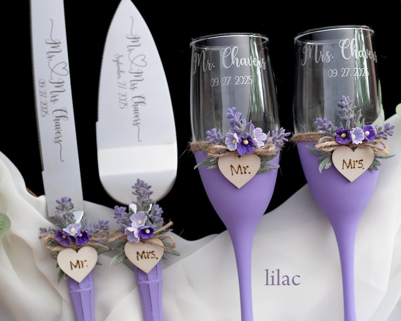 Lavender Wedding Toasting Flutes: Personalized Champagne Glasses 画像 2