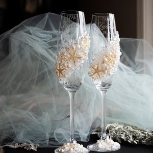 Personalized Beach Wedding Champagne Flutes: Starfish & Pearl Toasting Glasses (Set of 2)