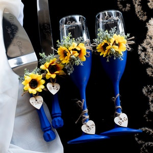 Sunflower Wedding Champagne Flutes Wedding Flutes Fall Wedding  Toasting Flutes Cake server set Set of 4