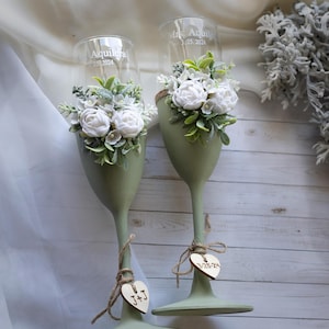 Hand Painted Wedding Champagne Flutes: Bride and Groom Toasting Set