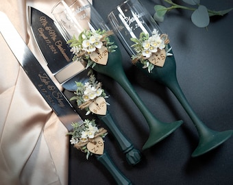 Bride and Groom  Wedding Glasses Wedding Cake Server Set with Matching Champagne  Wedding Glasses Set of 4