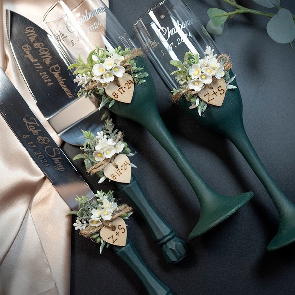 Bride and Groom  Wedding Glasses Wedding Cake Server Set with Matching Champagne  Wedding Glasses Set of 4