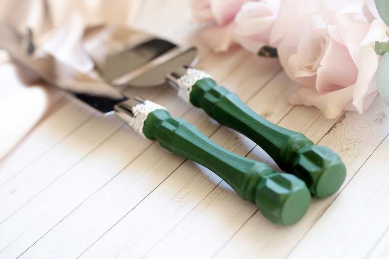 Wedding cake serving set