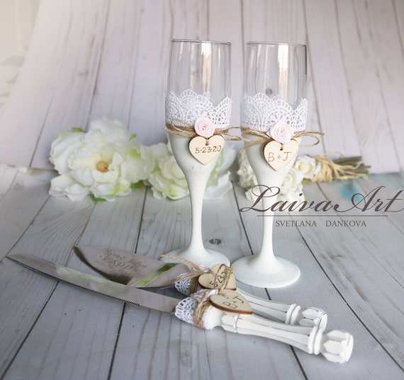 Wedding Glasses Set of 2 Rustic Wedding, Personalized Glasses, Toasting  Flutes Boho Wedding, Champagne Glasses Rustic Wedding, Rustic Flutes 