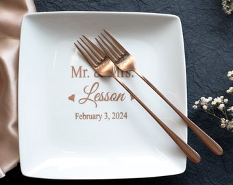 Personalized Cake Plate and Forks Set Dessert Fork Set Wedding Cake Plates and Forks Mr and Mrs Forks Engraved Plate Forks