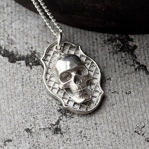 Men&#39;s Silver Gothic Skull Necklace Elegant Skull Necklace Halloween Jewelry