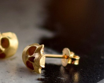 Solid 18k skull Jewelry, 18K Bold Earrings, Gold Skull Jewelry, Memento Mori Earrings