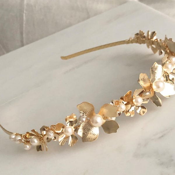 Tiara da sposa con fiori dorati, copricapo da sposa con perle, fatto a mano