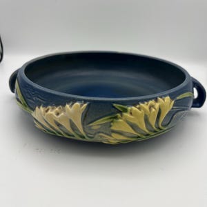 Roseville Blue Zephyr Lily 2-Handle Vase 465-8” Roseville Pottery Company, 1940&#39;s