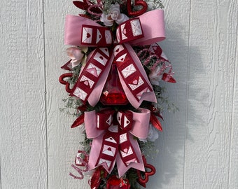 Valentine’s Day wreath, valentine home decor, front door wreath , front door valentine wreath decor