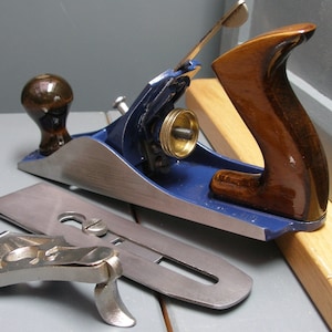Refurbished Record N0 4 Smoothing Plane: Vintage Woodworking Tool