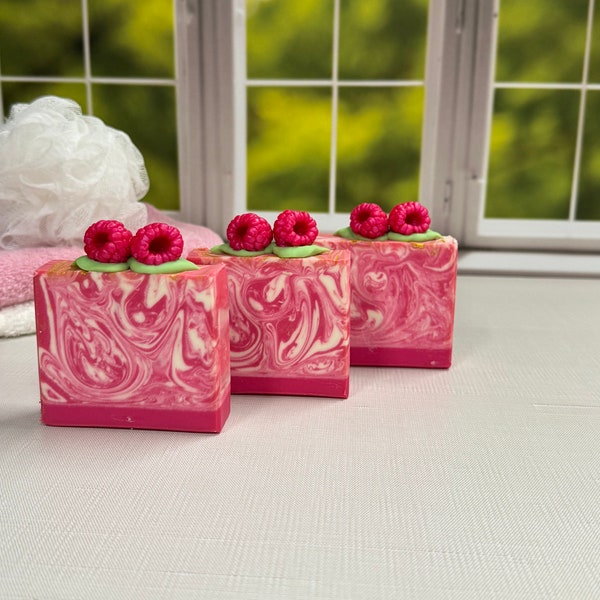 Raspberry Soap / Artisan Soap / Handmade Soap / Soap / Cold Process Soap