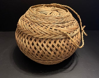 Panier Vintage en Osier avec Couvercle, 1920 en vente sur