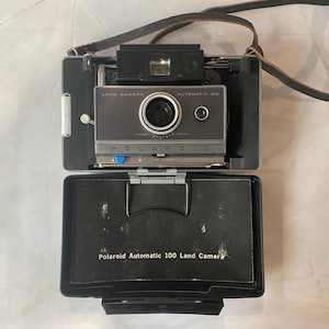 Polaroid 100 Automatic Land Camera from the 1960s With Manual Excellent Condition with Film