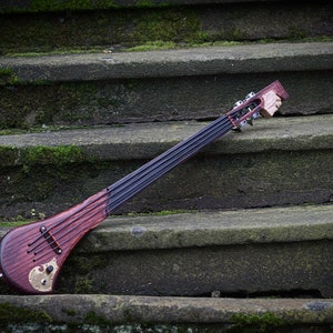 Bass ukulele online