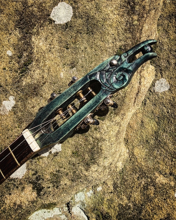 Nechita、Mandolin Soul ＆ Bleu Cheese Yanuziello Electric Octave Mandolin/ Mandocello – Queens