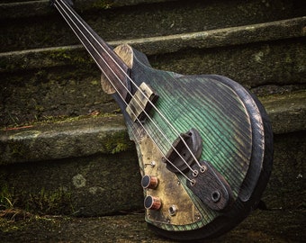 Left-handed bass guitar/ Lefty bass/ 3-string bass/ DaShtick bass