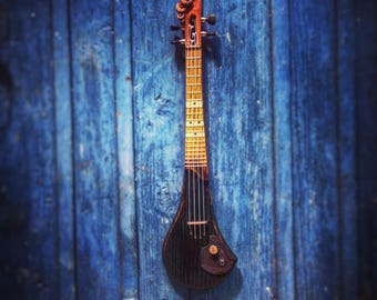 Solid Body Sopran-Ukulele von DaShtick Gitarren. Handgefertigte elektrische Ukulele.