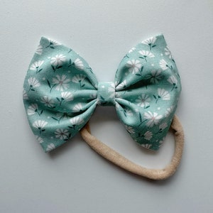 Darling Daisies : Baby Bow image 1