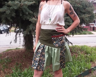 New Ooak Deer print skirt with front pocket. Size M cottagecore boho hippie festival summer retro high waisted green