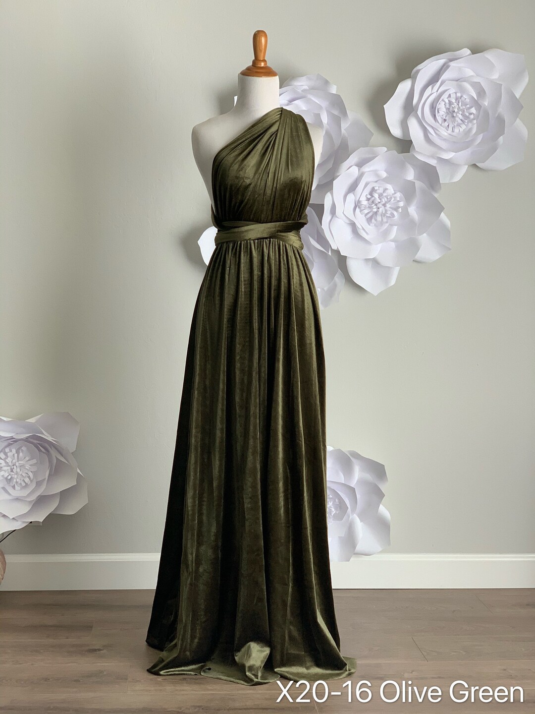 jisoo green dress Jisoo Green Dress 404 Celebrity Cutout – LifesizeCutouts main image 0