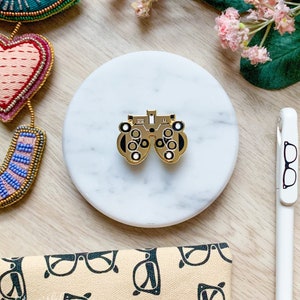 Gold Optometry Enamel Pin - Optometrist Eye Doctor Graduation Birthday Gift Under 10, Phoropter Optician Ophthalmology Medical Eyeglasses
