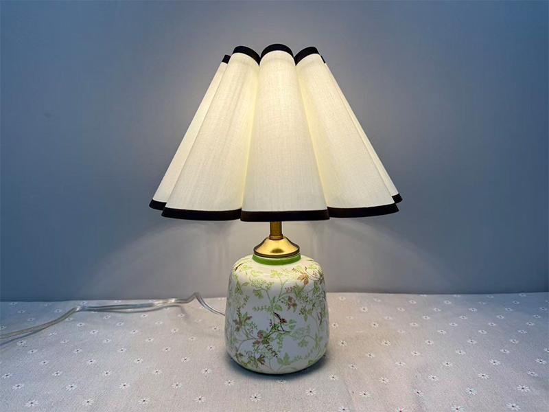 Pied de lampe de chevet en céramique crème 12x21 cm