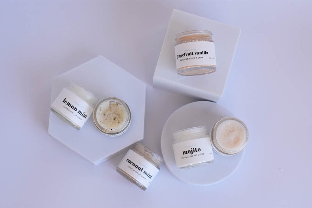 LIP SCRUB // Essential Oils // Exfoliating // Vitamin E Oil // Natural