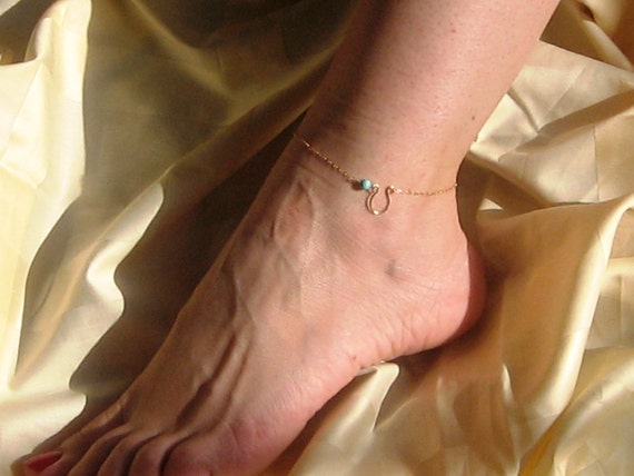 Horseshoe anklet store