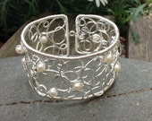 Freshwater Pearl Silver Wire Swirl Cuff. Handmade Silver Wire Cuff Bracelet. Pearl Bracelet. June Birthstone Bracelet