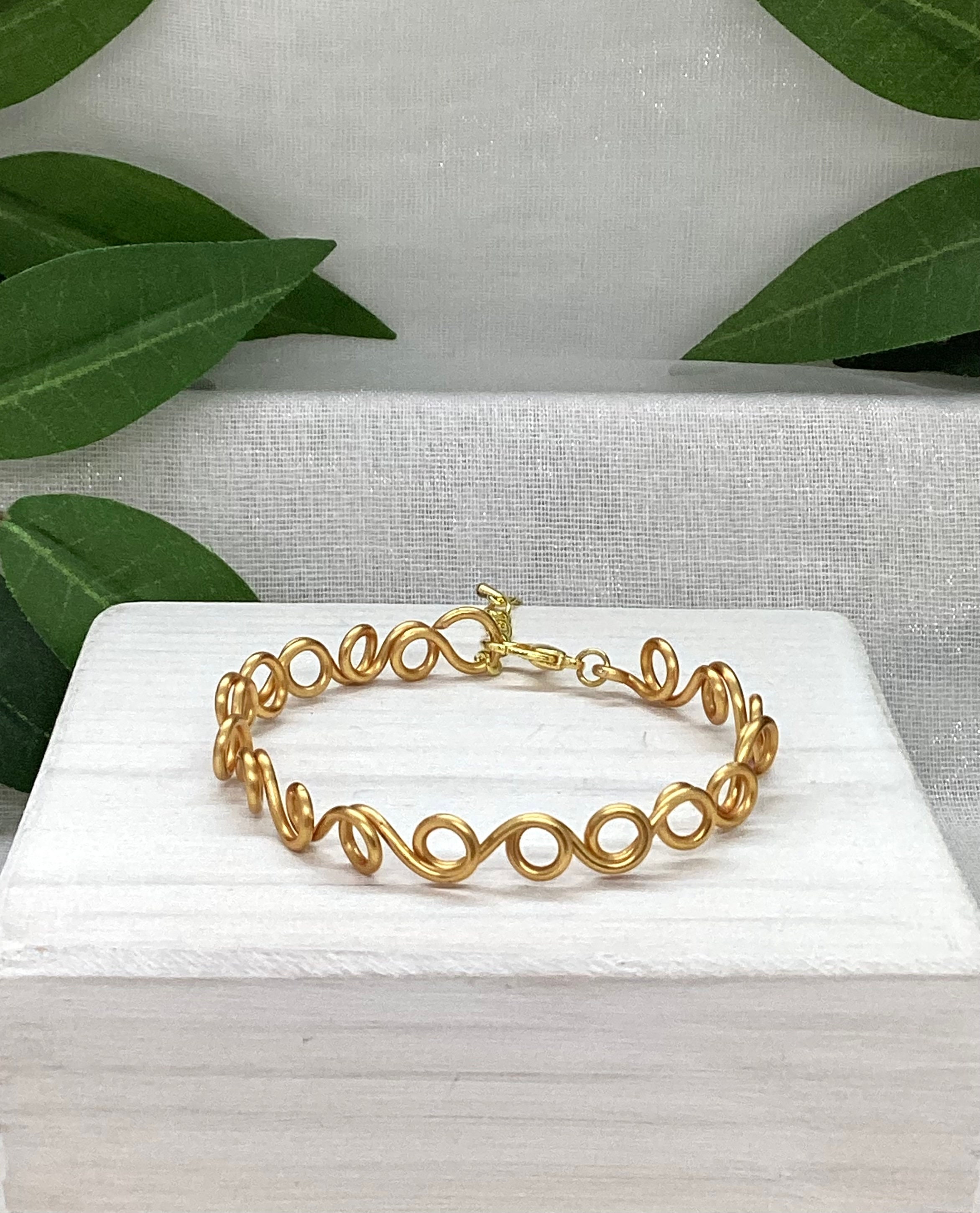 Circle gold deals bracelet