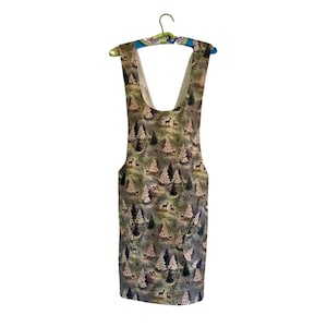 THE WOODLAND CHRISTMAS Reversible  Apron | Christmas Apron l Pocket Apron l Gifts Under 50 l Gift for Her | Reversible Apron | Cooking Apron