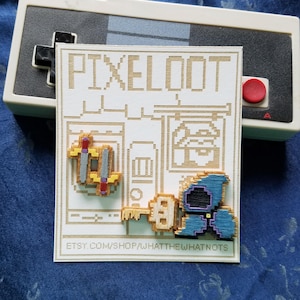 8 Bit Rogue Lapel Pin Set - Classic Video Game Thief Geïnspireerd Wood Pin Set - RPG Character Class Pixel Pin Set