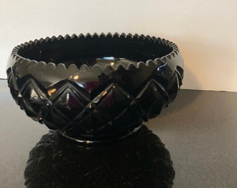 Sawtooth Black Glass Amethyst Glass Serving Bowl Nut Bowl