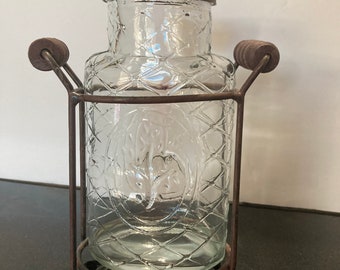 Cheese Shaker Parmesan Clear Glass Tree Design Metal Stand