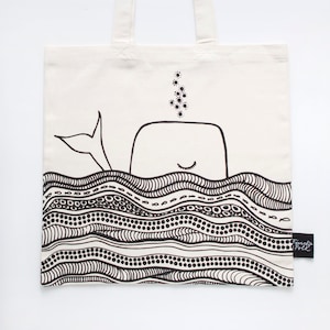 Sac fourre-tout en coton bio - Rêves de baleine - Design original dessiné à la main - Fabriqué de manière éthique - Sac à provisions sûr biologique - Cartable de bibliothèque