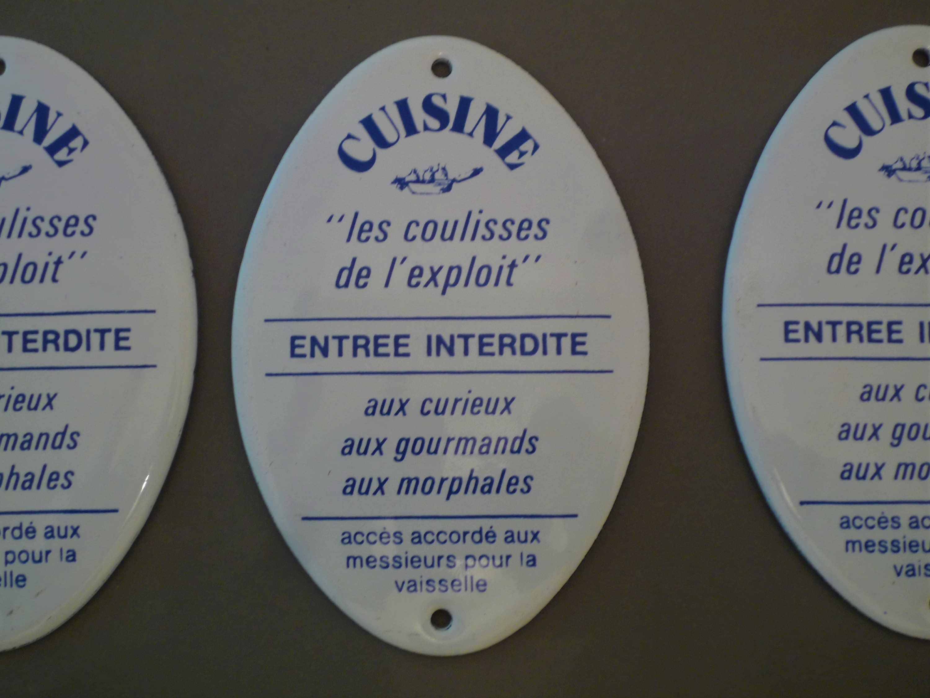 Petite Plaque Émaillée Humoristique Cuisine Entrée Interdite France Décoration Maison