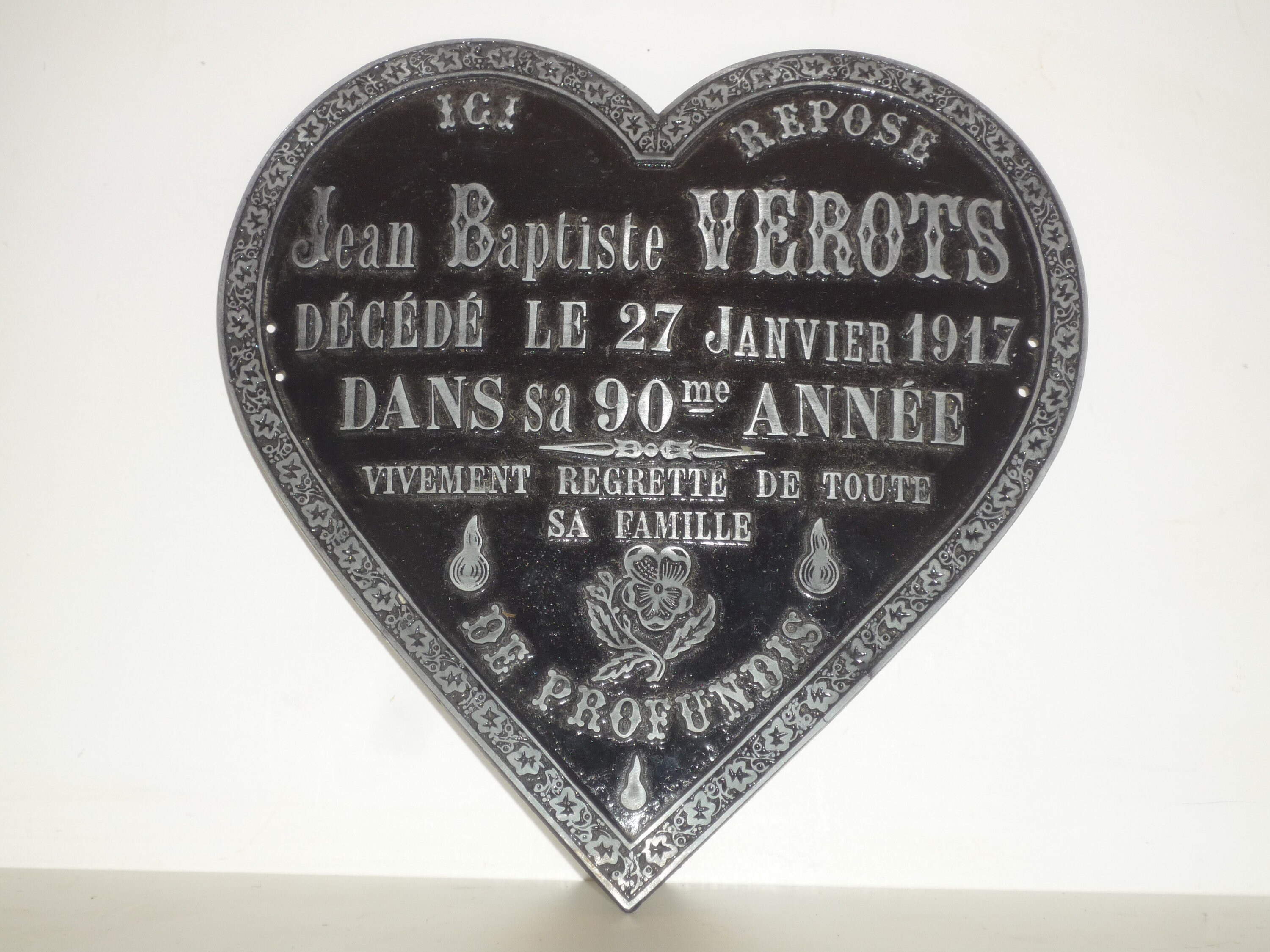 French Large Antique Cast Metal Memorial Heart. Funéral Old Plaque 1900S Jean Baptiste Verots 1827/1