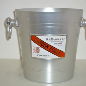 MUMM champagne bucket / Champagne ice bucket from MUMM . Cooler vintage / Champagne / Made in France Never uses. New
