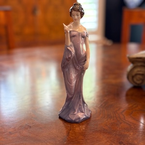 Royal Doulton ‘Harmony’ HN2824 (1978-84) - Made in England, Royal Doulton Ladies