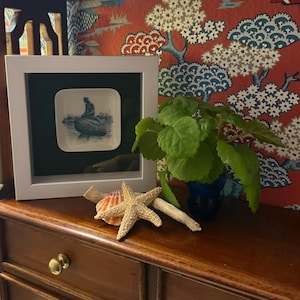 Royal Copenhagen sjöjungfru på sten i ram - Shadow Box