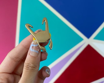 Casque Loki inspiré épingle en émail but glorieux, épinglette en émail dur Dieu de la malice