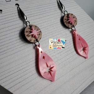 Dark Walnut Geometric & Pink Glossy Acrylic Dangle Earrings Laser Cut Jewelry Vintage Starburst Design Vintage Geometric Pattern Space Age image 1