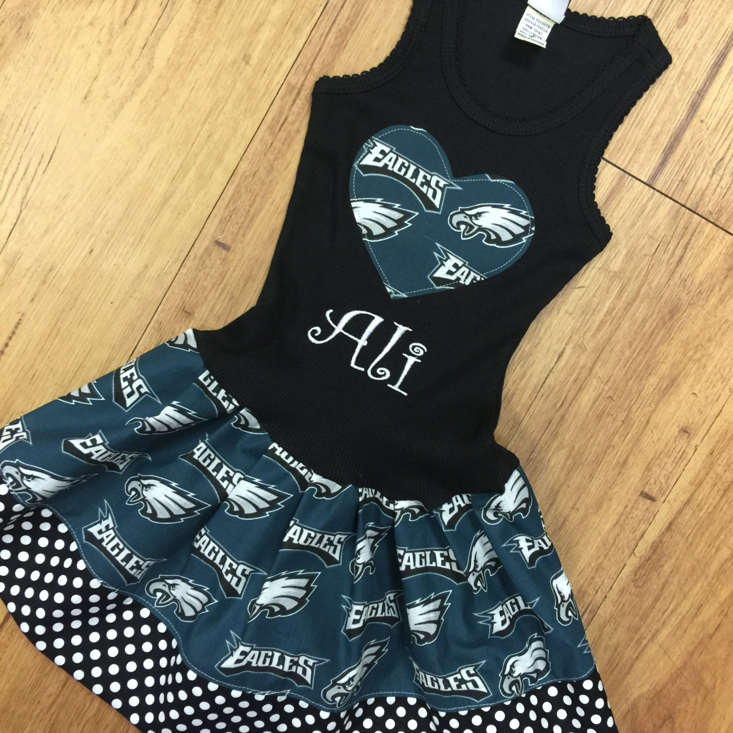 Philidelphia Eagles, Dress
